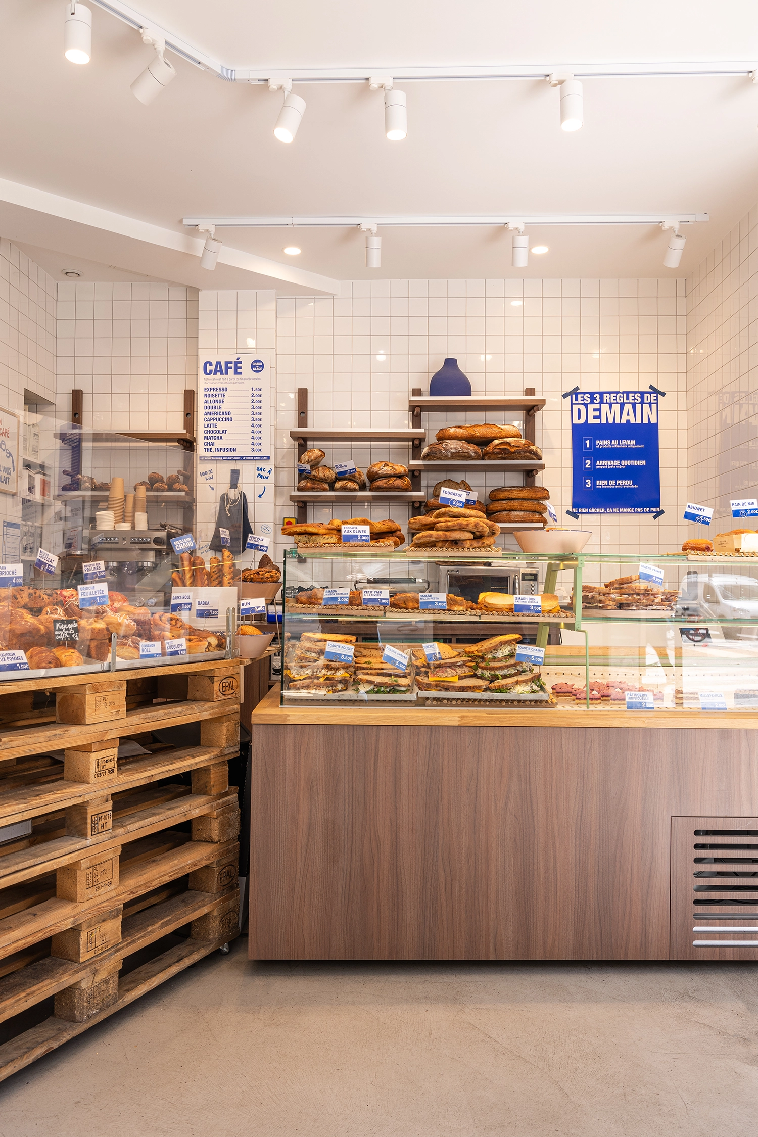 Photo de l'intérieur de la boutique DEMAIN de Belleville